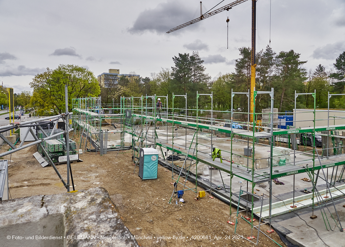 24.04.2023 - Baustelle am Haus für Kinder in der Quiddestraße in Neuperlach